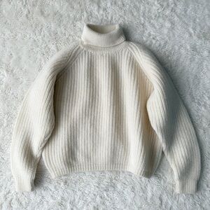 VTG Woman Cream 100% Wool Turtleneck Chunky Knit Sweater SMALL Fisherman Classic